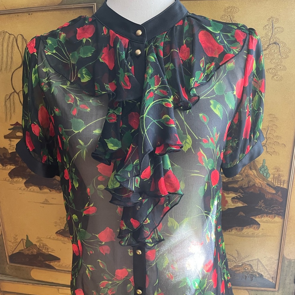 D&G Dolce & Gabbana Red Rose Floral
Black Sheer Silk Ruffle Top Gold Buttons M